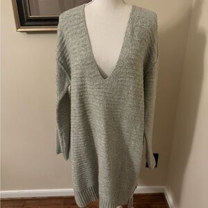 Like New Free People Grey Tunic Sweater With Side Ribbon Detail. Sz M